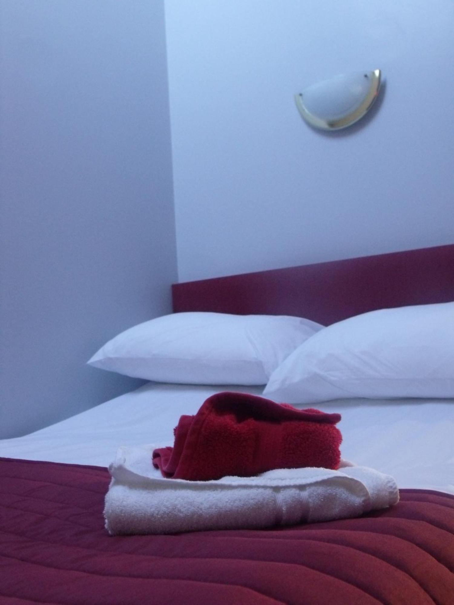 Stag Coach House Hotel Carmel Cameră foto